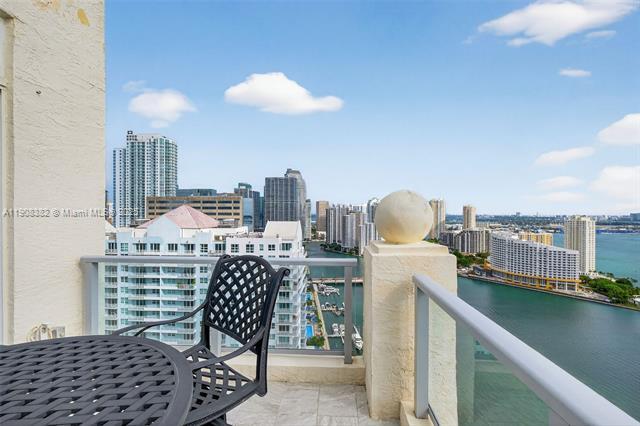 Building Photo - 1155 Brickell Bay Dr