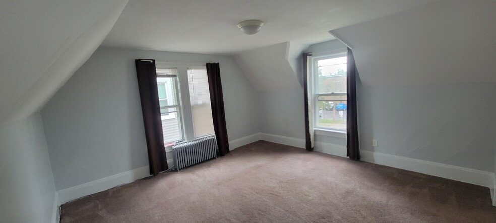 Livingroom - 20 E Spring St