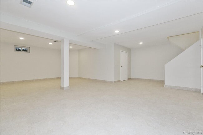 Building Photo - 1 Tiffany Cir