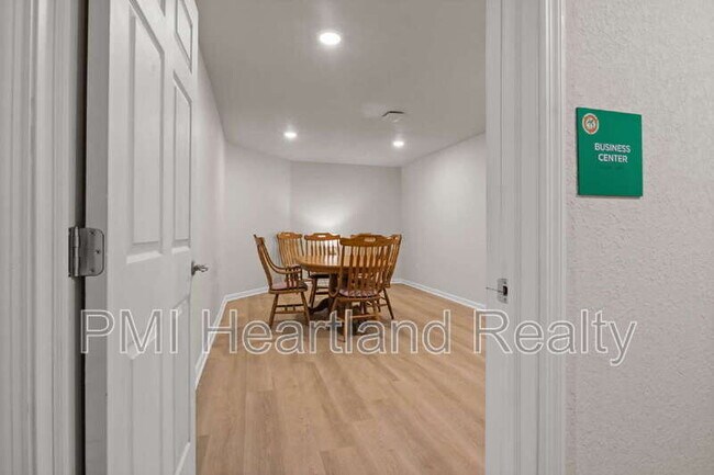 Building Photo - 260 Spanish Moss Cir
