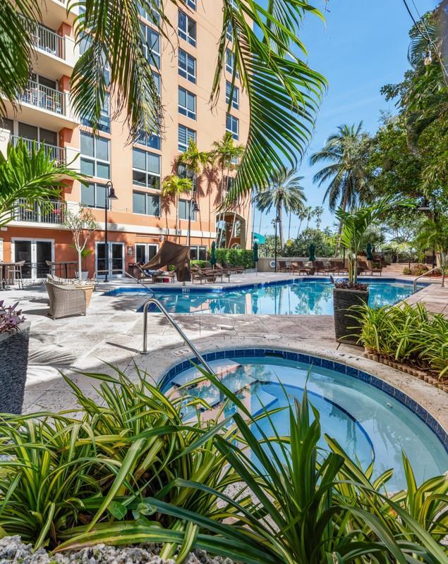 Building Photo - 2951 S Bayshore Dr