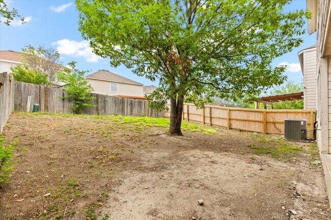Building Photo - Spacious 4 Bedroom Home in Prime Medical Center Location