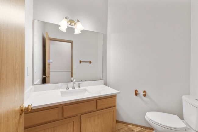 Building Photo - Spacious Townhome with Fenced In Back Yard