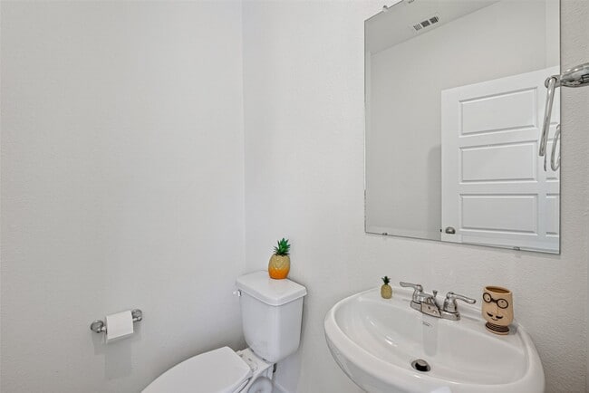 Building Photo - 407 Robin Ct