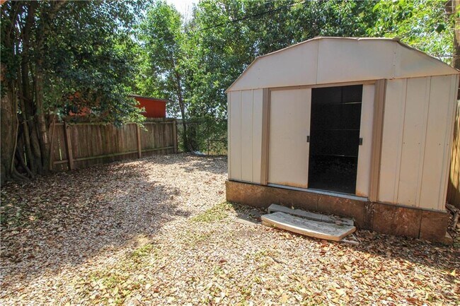 Building Photo - 9906 Randall Dr