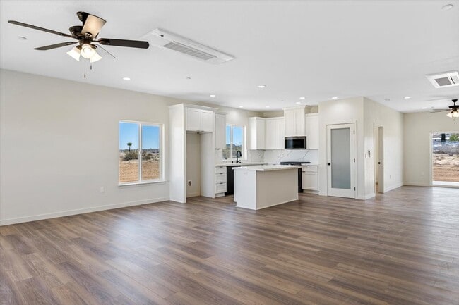 Building Photo - 10154 Joshua Blvd