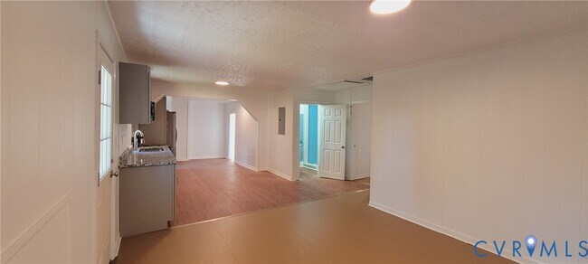 Building Photo - 315 St Mark St