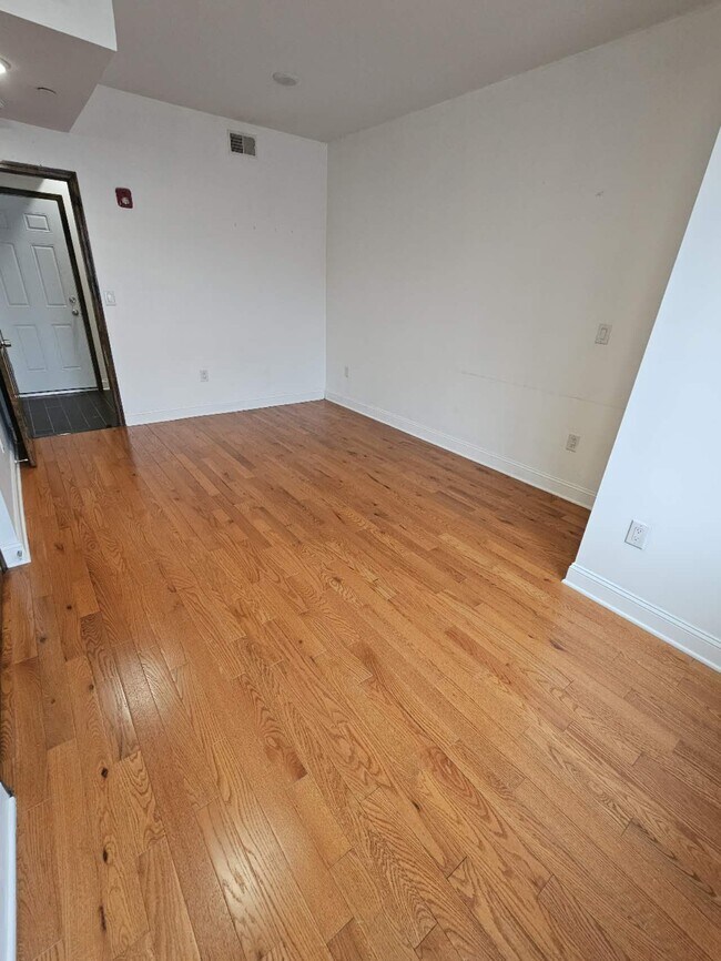 Building Photo - 1229 N 15th St