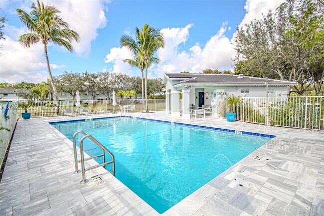 Building Photo - 16171 Sierra Palms Dr