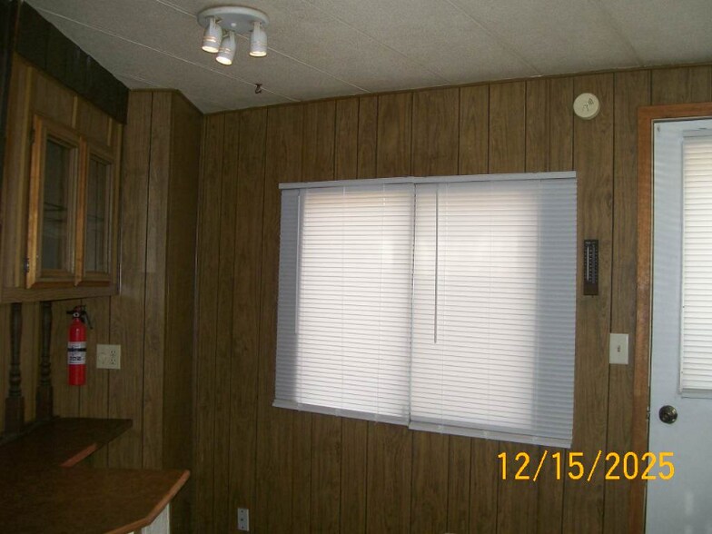 Building Photo - 13 Travertine Ln