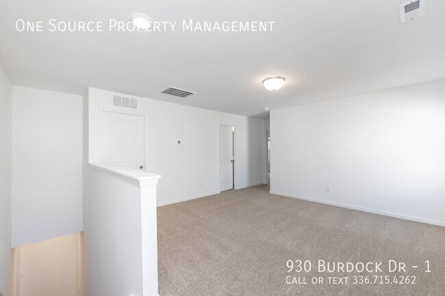 Building Photo - 930 Burdock Dr