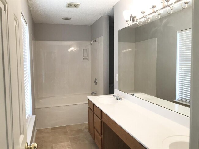 Building Photo - 6406 Birkdale Ln