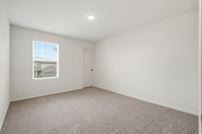 Building Photo - 21630 Cottage Ln