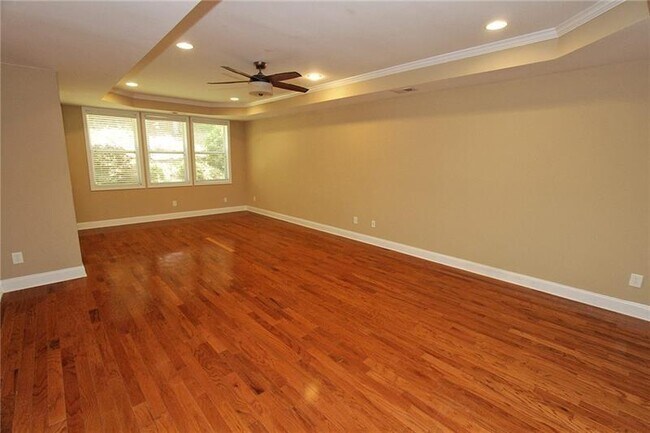 Building Photo - 3029 Woodwalk Dr SE