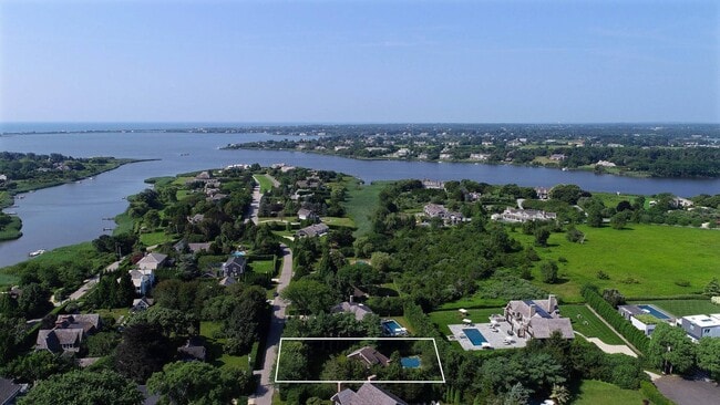 Building Photo - 114 Narod Blvd