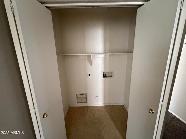 Building Photo - 16567 W Latham St