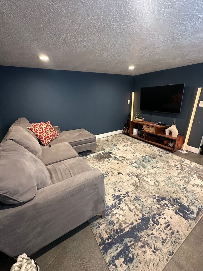 Building Photo - GORGEOUS Salt Lake Home!!!