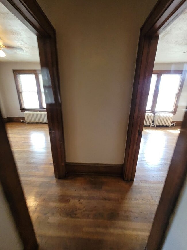 Building Photo - 809 Ferdinand Ave SW