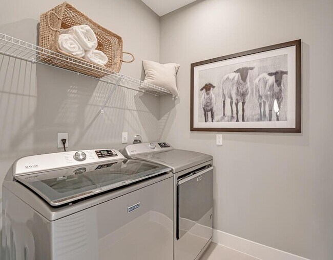 Building Photo - 923 SW Pr Ave