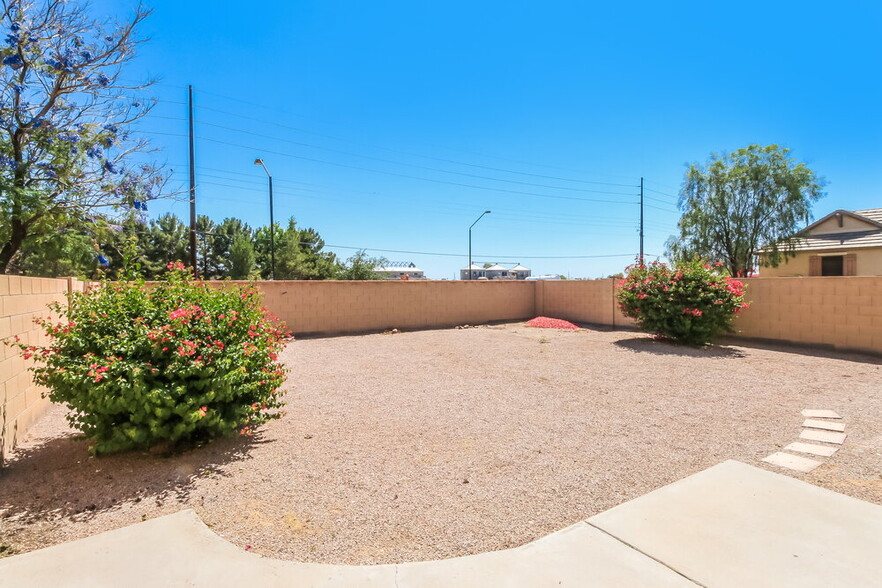 Building Photo - 3178 S Southwind Dr