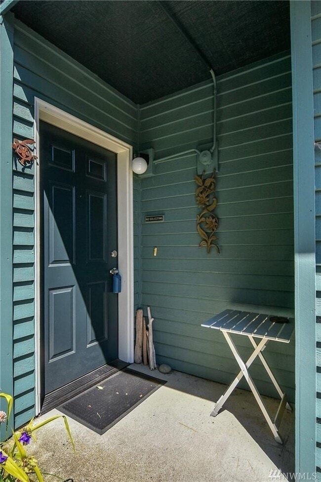 Building Photo - Charming Craftsman-Style Home in the Heart...