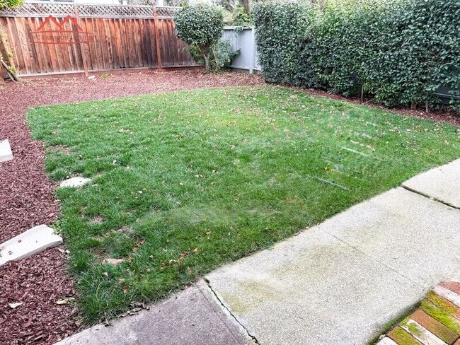 Building Photo - 855 Rorke Way