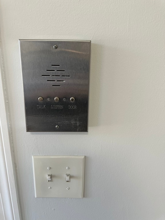 Building Photo - 250 Walnut St