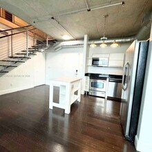 Building Photo - Southwest 1st Court, Miami, FL 33130 - 2 BR 2 BA condo