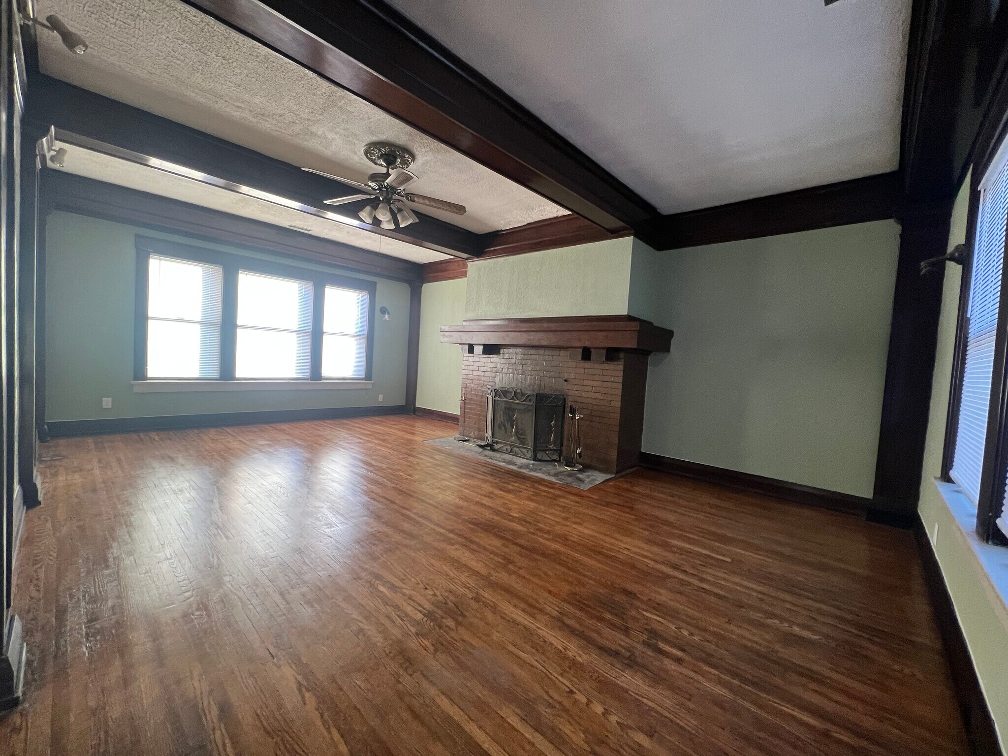 Building Photo - 417 W Columbia Ter