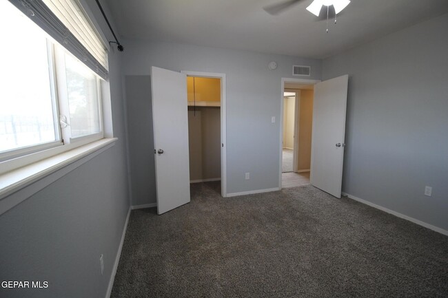 Building Photo - 351 Duanesburg St