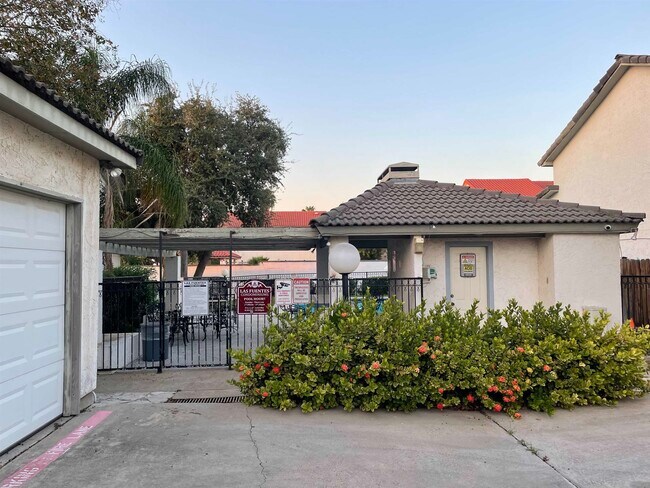 Building Photo - 100 W Village Blvd