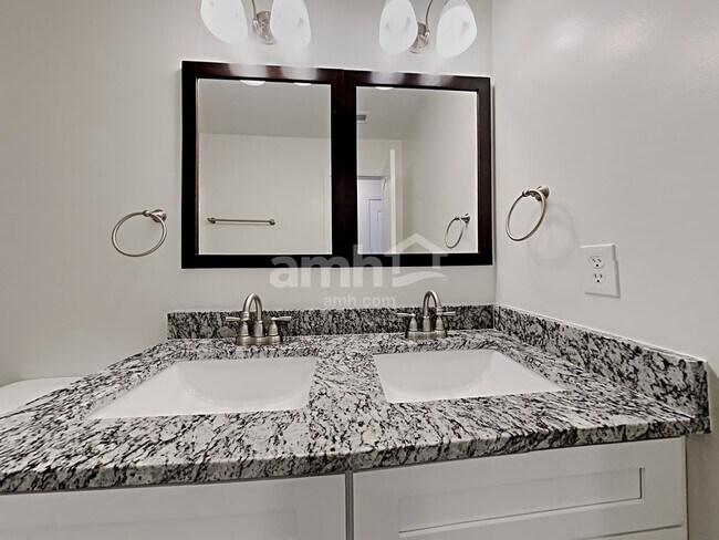 Building Photo - 1061 Arbor Grove Rd