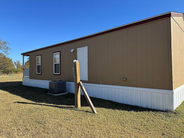 Building Photo - 744 County Road 1210