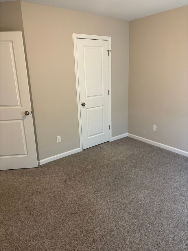 Building Photo - Welcome Home! Located in Lexington Hill Subdivision