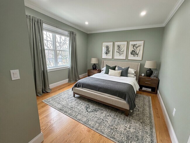 Building Photo - 42 Parsons St