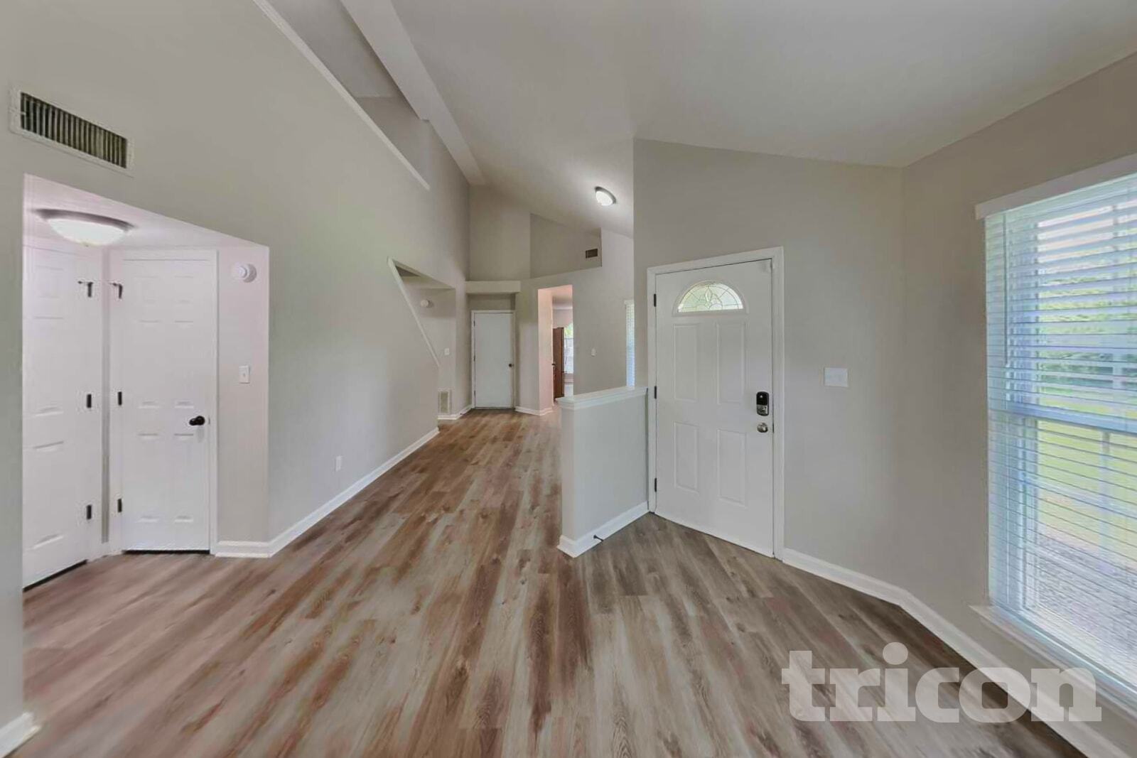 Building Photo - 2701 Riverbend Dr