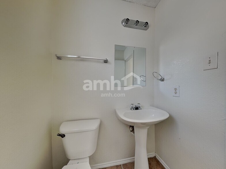 Building Photo - 108 Quail Meadows Ln