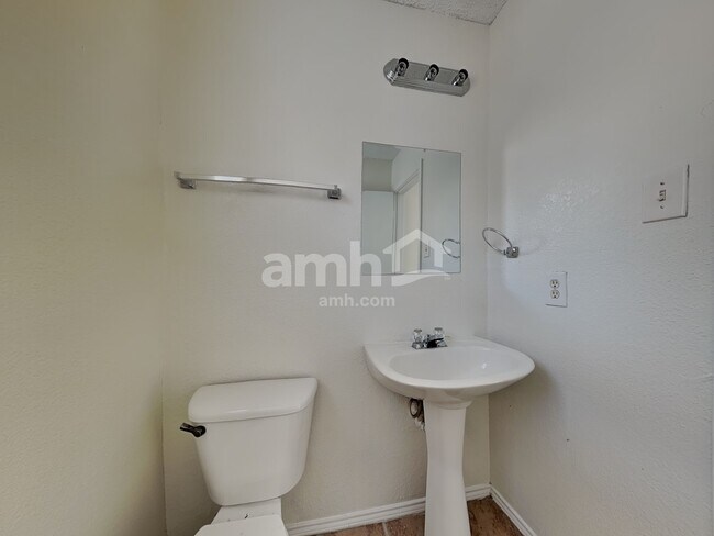 Building Photo - 108 Quail Meadows Ln