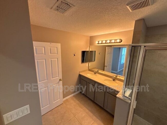 Building Photo - 55 Canterbury Bell Dr