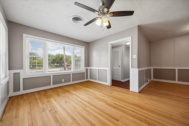 Building Photo - 207 Eldridge Rd