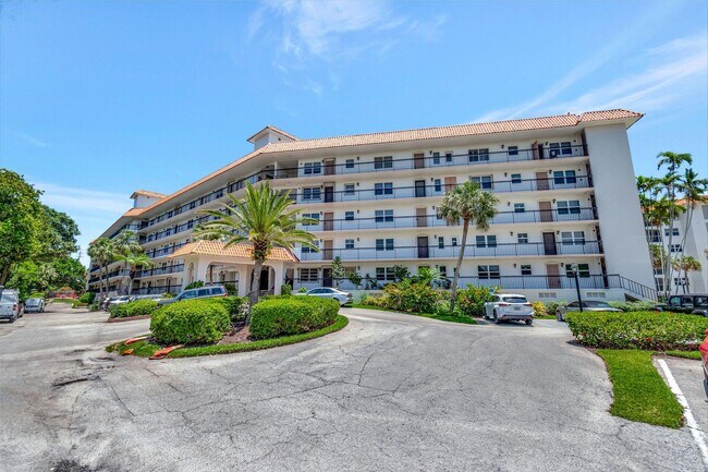 Building Photo - 2871 N Ocean Blvd