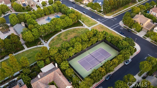 Building Photo - 58 Victoria