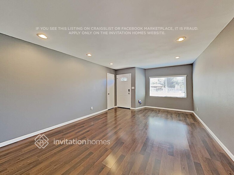 Building Photo - 6730 E Sweetwater Ave