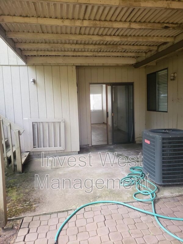 Building Photo - 1714 SE 145th Ct