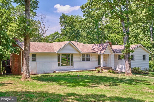 Building Photo - 20315 Youngs Cliff Rd