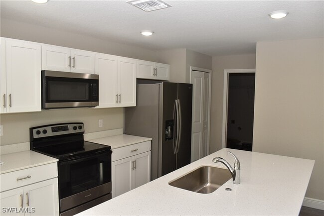 Building Photo - 202 Seagrape St