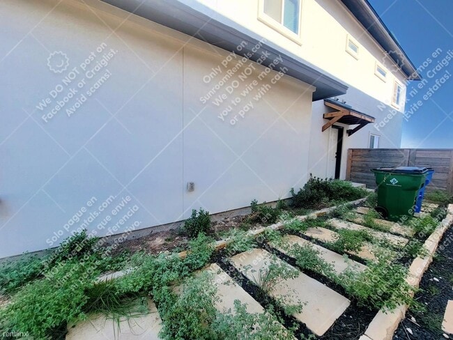 Building Photo - 3 br, 2.5 bath Duplex - 21210 Portsmouth C...