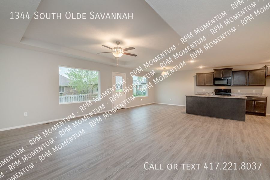 Building Photo - 1344 S Olde Savannah Ave