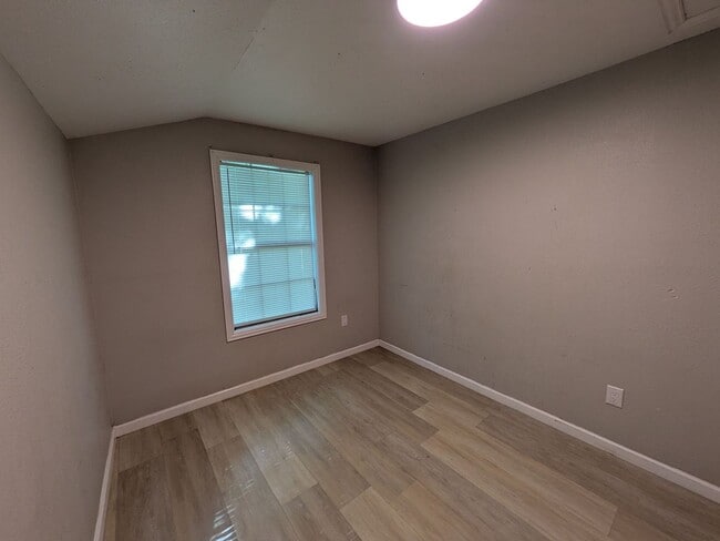 Building Photo - 614 Euclid St