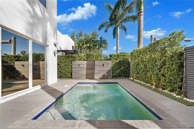 Building Photo - 9710 NW 74th Terrace